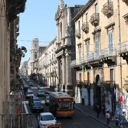 Green Apartment Catania Катания